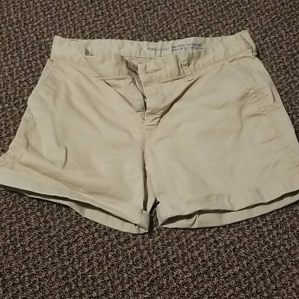 Khakis by GAP girlfriend 4 inch shorts